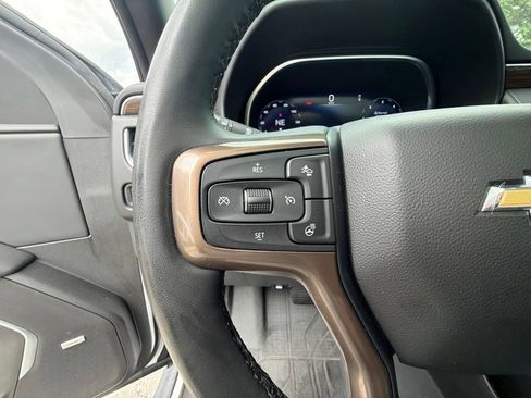 Used 2023 Chevrolet Suburban High Country w/ Premium Package 2 AWD/4WD image 27