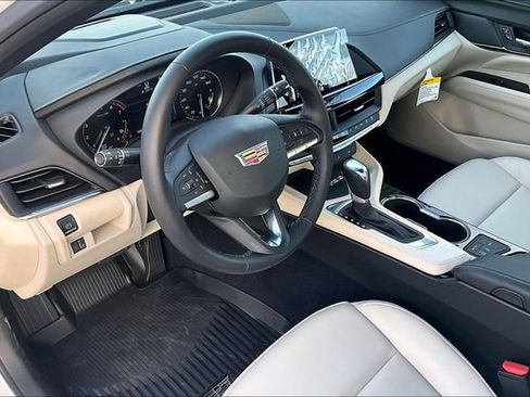 Used 2025 Cadillac CT4 Luxury image 17