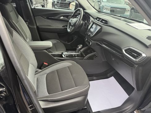 Used 2023 Chevrolet TrailBlazer LT w/ Sun and Liftgate Package image 13