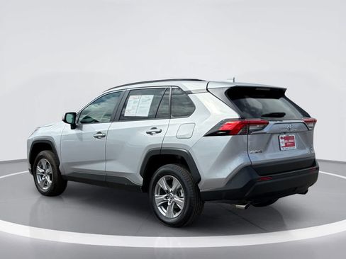 Used 2025 Toyota RAV4 XLE AWD/4WD image 4