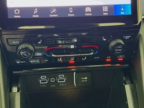 New 2025 Jeep Grand Cherokee Limited w/ Black Appearance Package AWD/4WD image 16