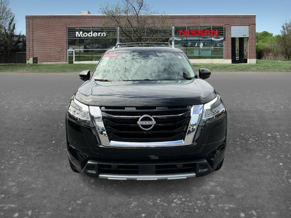 Certified 2024 Nissan Pathfinder Platinum w/ Cargo Package FWD image 6