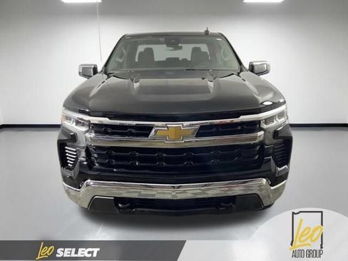Used 2023 Chevrolet Silverado 1500 LT w/ Z71 Off-Road Package AWD/4WD image 2