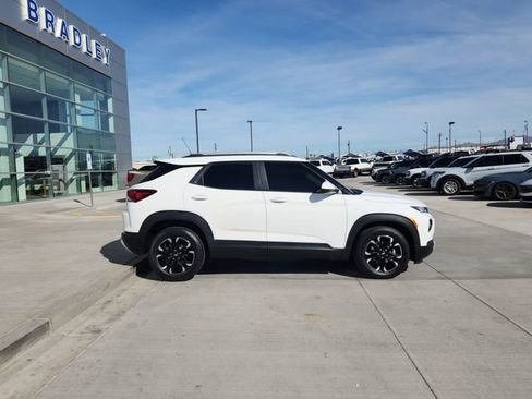 Used 2022 Chevrolet TrailBlazer LT w/ Convenience Package image 4