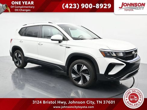 Used 2023 Volkswagen Taos SE AWD/4WD image 1