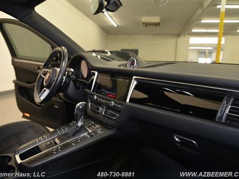 Used 2020 Porsche Macan S image 18
