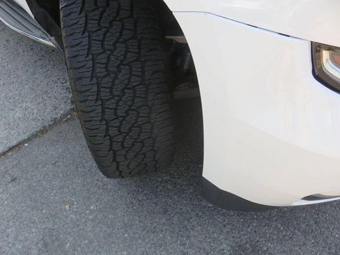Used 2016 Chevrolet Tahoe LTZ AWD/4WD image 34