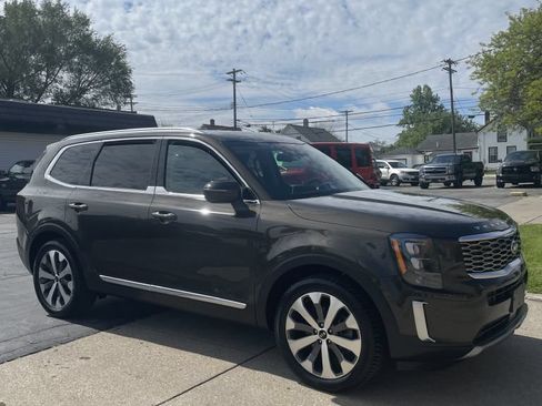 Used 2021 Kia Telluride EX w/ EX Premium Package FWD image 2