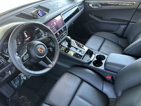 New 2026 Porsche Macan AWD/4WD image 4