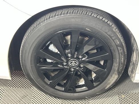 Used 2024 Toyota Camry LE image 9