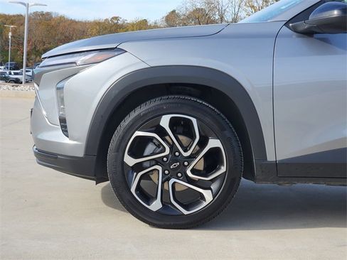 Used 2024 Chevrolet Trax RS w/ Sunroof Package image 10