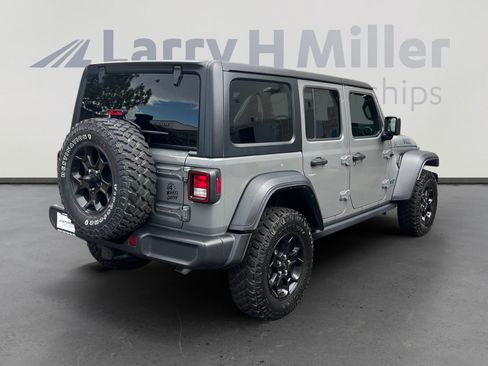 Used 2023 Jeep Wrangler Unlimited w/ Cold Weather Group AWD/4WD image 5