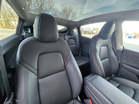 Used 2025 Tesla Model Y Long Range image 55