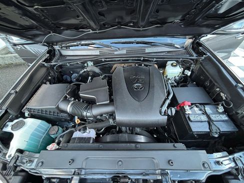 Used 2022 Toyota Tacoma TRD Off-Road AWD/4WD image 28