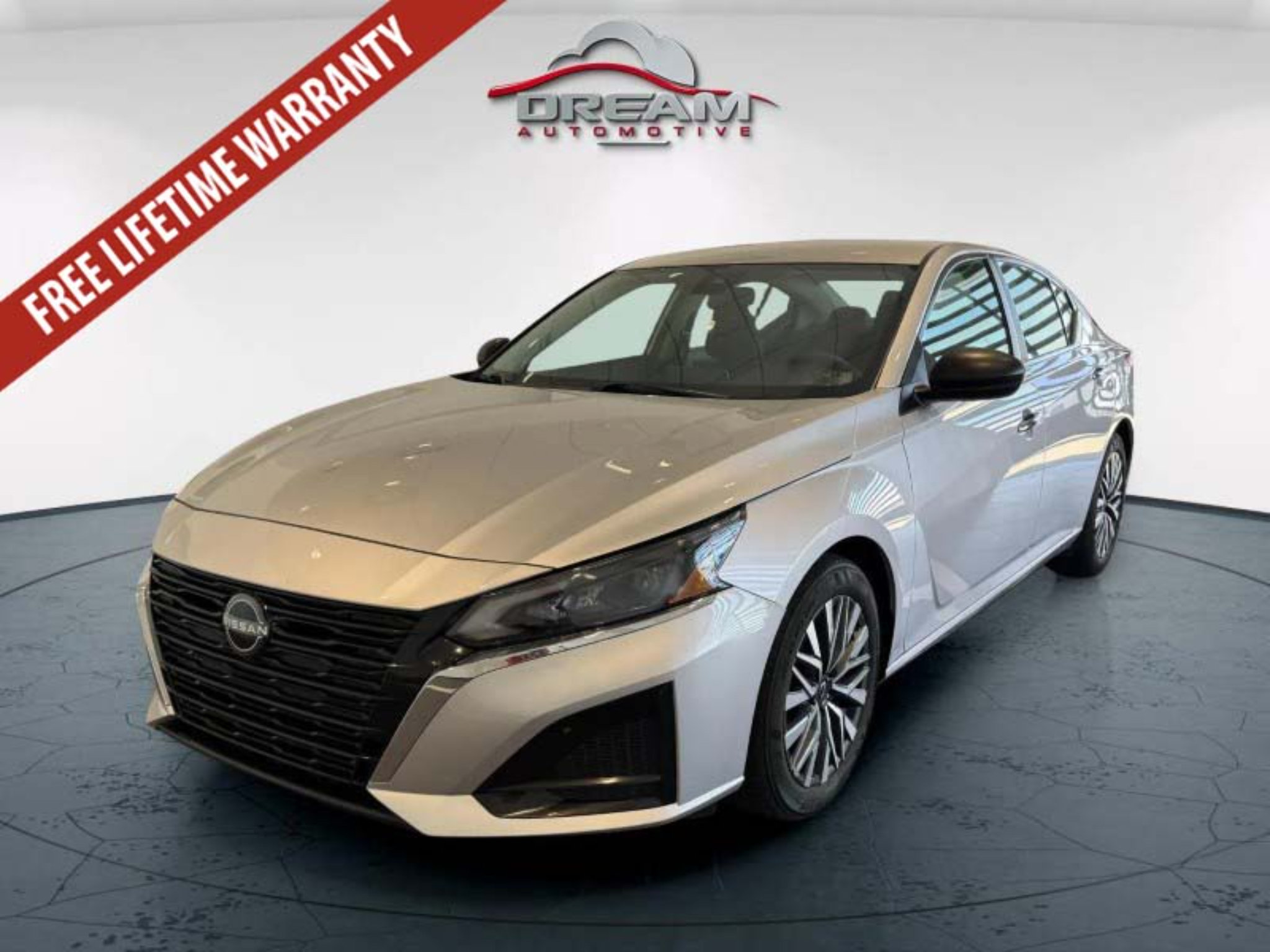 Used 2025 Nissan Altima 2.5 SV FWD image 4