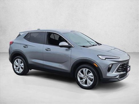 Used 2025 Buick Encore GX Preferred FWD image 3