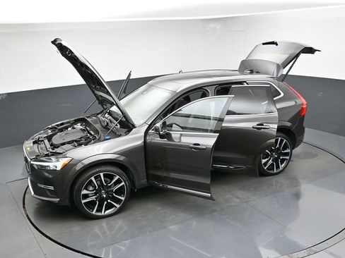 Used 2023 Volvo XC60 B5 Ultimate w/ Protection Package Premier image 52