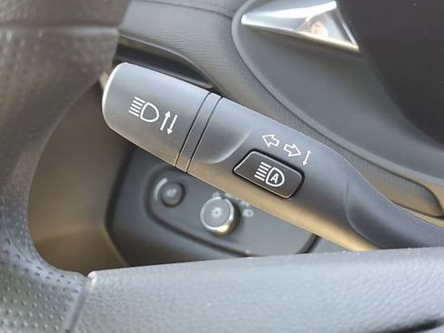 Certified 2025 Buick Envista Preferred w/ Convenience II Package FWD image 12