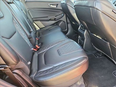 Used 2024 Ford Edge Titanium image 17