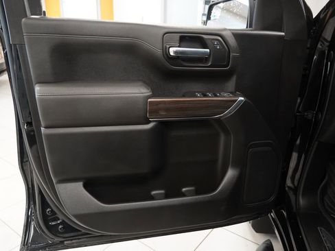 Used 2022 Chevrolet Silverado 1500 RST w/ LPO, Blackout Package AWD/4WD image 16