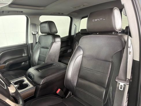 Used 2018 GMC Sierra 2500 Denali w/ Duramax Plus Package AWD/4WD image 10