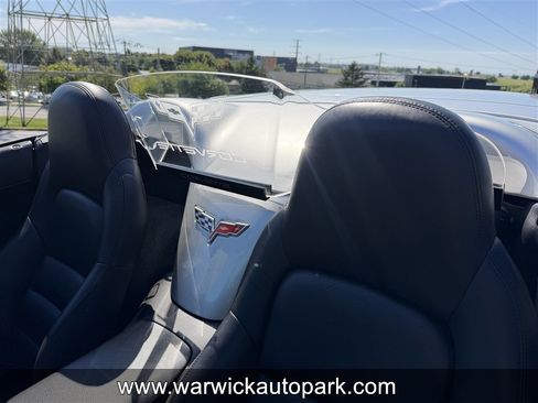 Used 2006 Chevrolet Corvette Convertible w/ Preferred Equipment Group RWD image 9