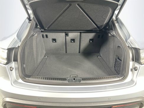 Certified 2025 Porsche Macan image 39