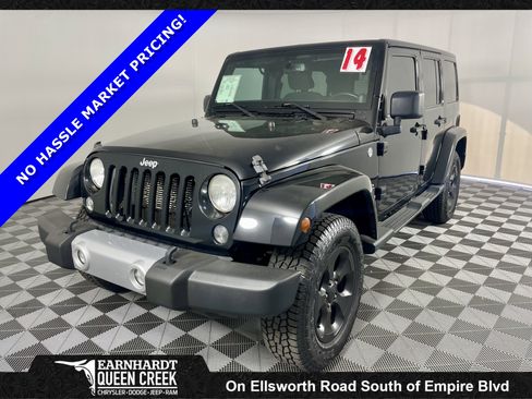Used 2014 Jeep Wrangler Unlimited Sahara w/ Connectivity Group AWD/4WD image 1