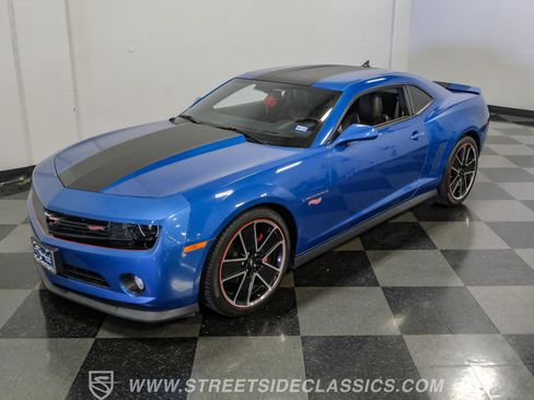 Used 2013 Chevrolet Camaro LT w/ Hot Wheels Special Edition RWD image 35