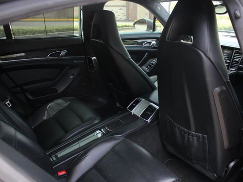 Used 2013 Porsche Panamera GTS image 40