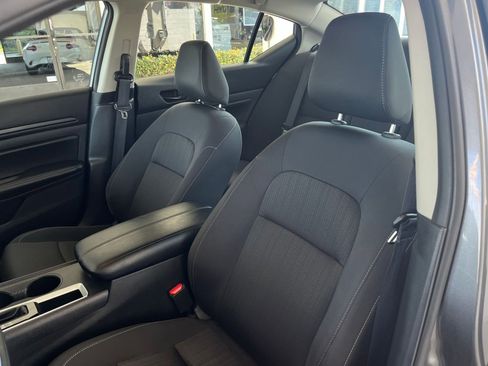 Used 2025 Nissan Altima 2.5 SV FWD image 28