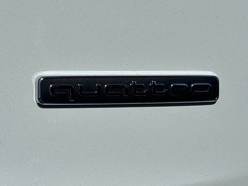 Used 2021 Audi Q5 e Premium AWD/4WD image 7