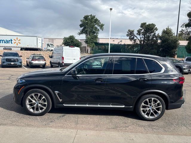 Used 2025 BMW X5 xDrive50e AWD/4WD image 3