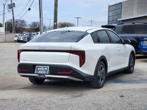 New 2026 Kia K4 FWD image 4