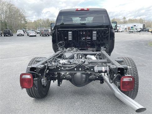 New 2025 GMC Sierra 3500 Pro w/ Convenience Package image 15