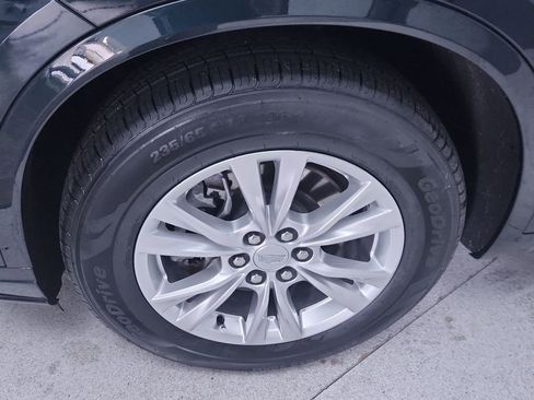 Used 2024 Cadillac XT6 Luxury w/ LPO, Floor Liner Package FWD image 10