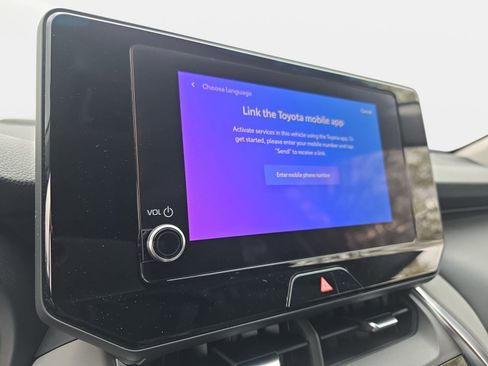 Used 2023 Toyota Venza LE image 22