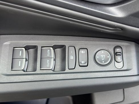 Used 2025 Honda Accord SE image 17