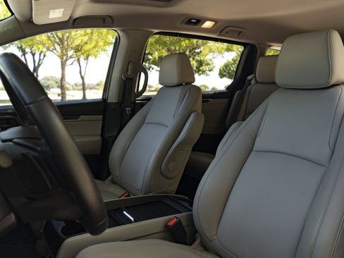 Used 2024 Honda Odyssey EX-L image 17