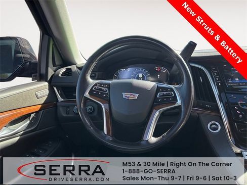 Used 2019 Cadillac Escalade Luxury image 12
