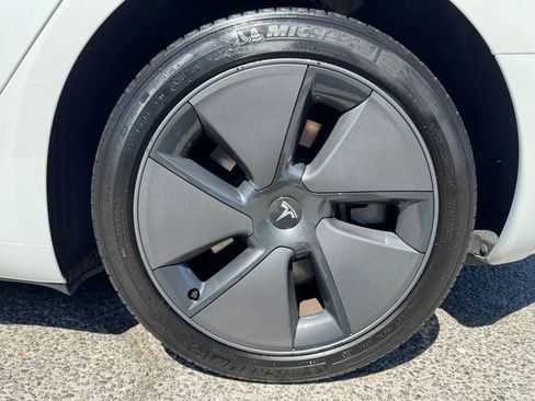 Used 2023 Tesla Model 3 Standard Range RWD image 8