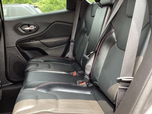 Used 2021 Jeep Cherokee Trailhawk w/ Premium Leather Package image 25