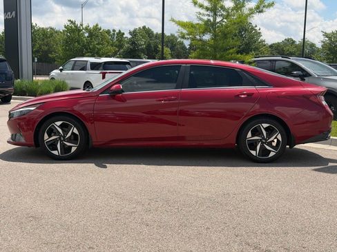 Used 2023 Hyundai Elantra Limited FWD image 3