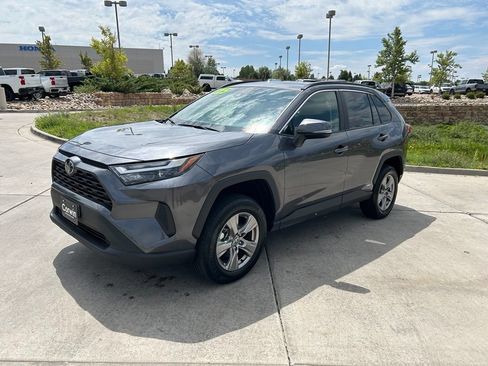 Used 2025 Toyota RAV4 XLE AWD/4WD image 3