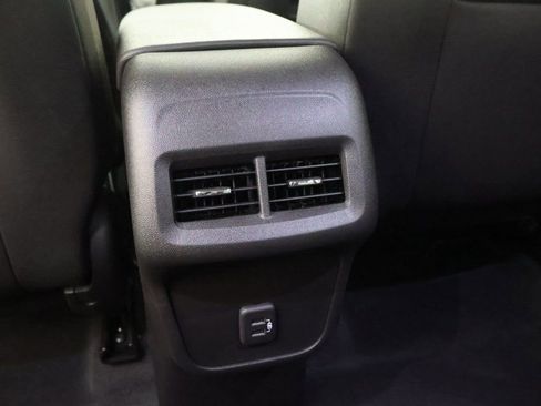 Used 2024 Chevrolet Equinox LT image 44