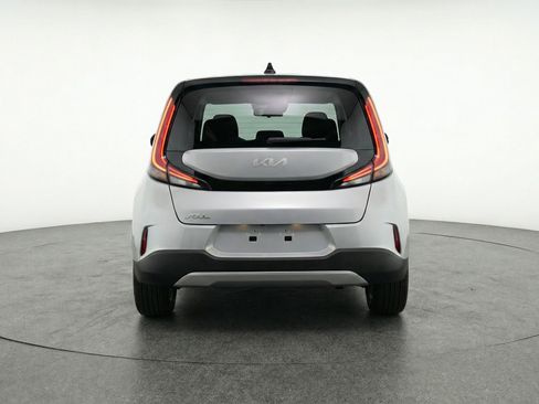 Used 2025 Kia Soul LX w/ LX Technology Package FWD image 7
