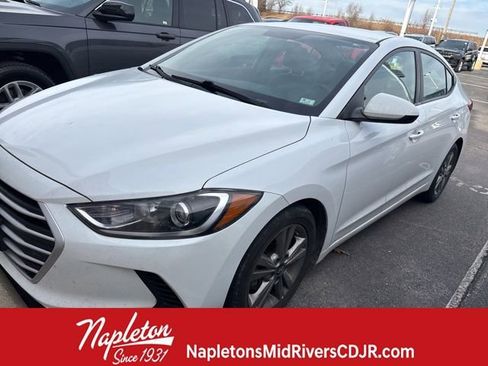 Used 2017 Hyundai Elantra SE image 1