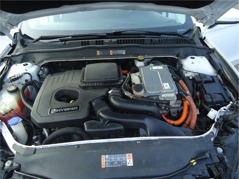 Used 2018 Ford Fusion SE FWD image 31