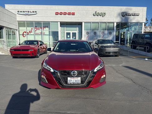 Used 2020 Nissan Altima 2.5 SR image 2