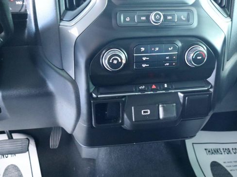 Used 2019 Chevrolet Silverado 1500 Custom w/ Custom Convenience Package AWD/4WD image 22